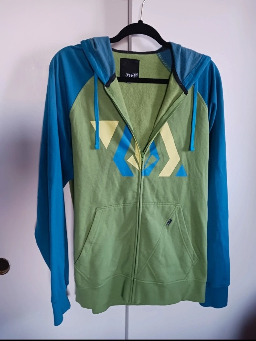 Volcom Geometric Hoodie in Green & Blue Size Large Like New